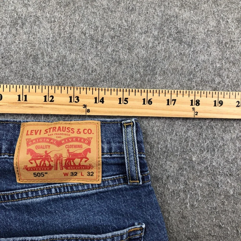 Levis 505 Jeans Mens 32x32 Blue Medium Wash Regular Straight Denim Pants Casual